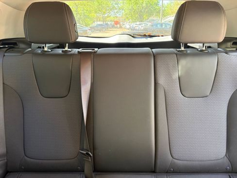 Used 2025 Buick Encore GX Preferred image 34