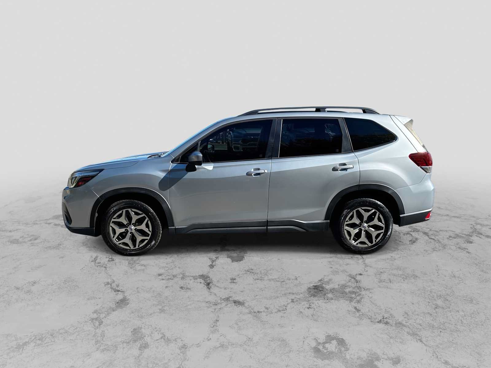 Used 2019 Subaru Forester Premium AWD/4WD image 5