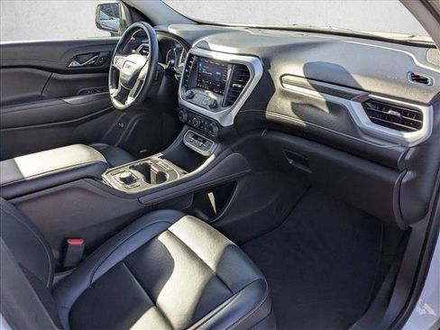 Used 2023 GMC Acadia SLT image 22