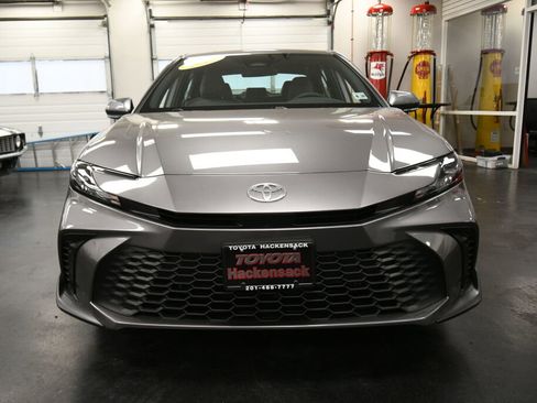 Certified 2025 Toyota Camry SE image 2