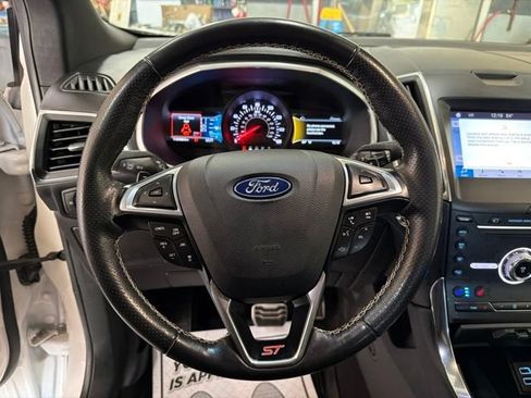 Used 2019 Ford Edge ST w/ Equipment Group 401A AWD/4WD image 13
