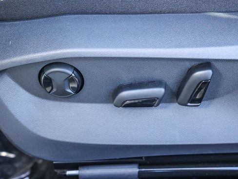 New 2025 Volkswagen Taos SE image 37