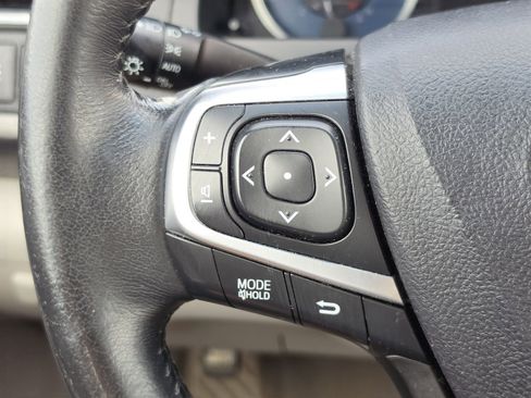 Used 2016 Toyota Camry XLE w/ Moonroof Package FWD image 17