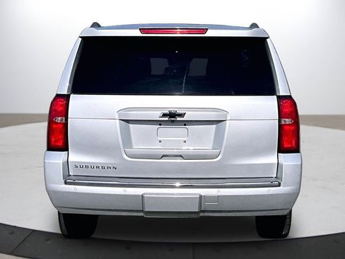 Used 2015 Chevrolet Suburban LTZ image 8