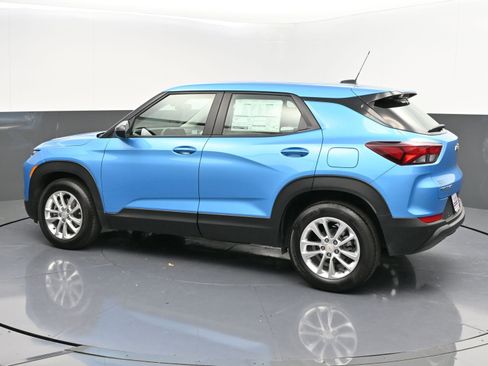 Used 2026 Chevrolet TrailBlazer LS w/ LS Confidence Package image 2