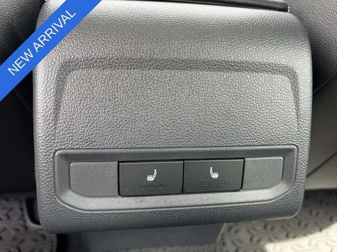 Used 2025 Volkswagen Jetta SEL FWD image 19