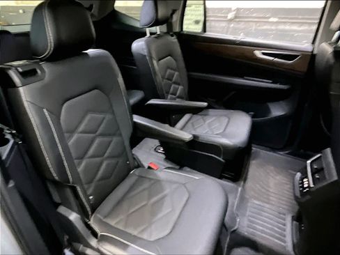 Used 2024 Volkswagen Atlas SE AWD/4WD image 29