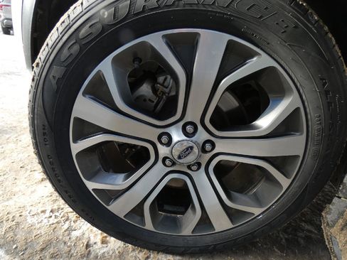 Used 2018 Ford Explorer Platinum image 8