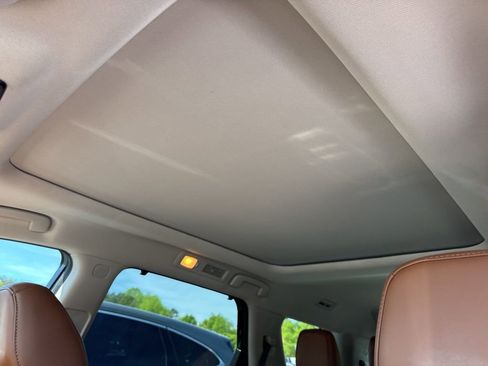 Used 2023 Nissan Pathfinder Platinum w/ Black Appearance Package image 5