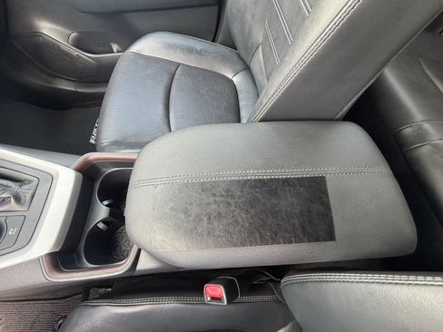 Used 2020 Toyota RAV4 Limited AWD/4WD image 17