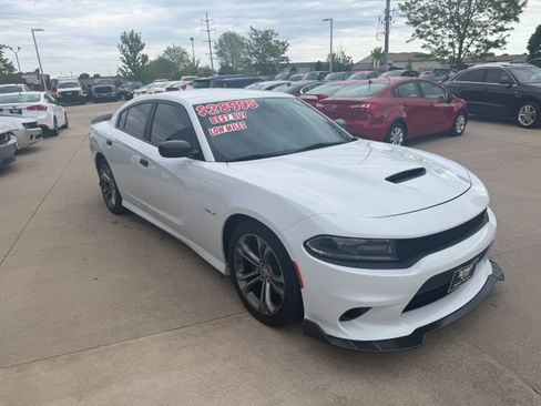 Used 2021 Dodge Charger R/T RWD image 2