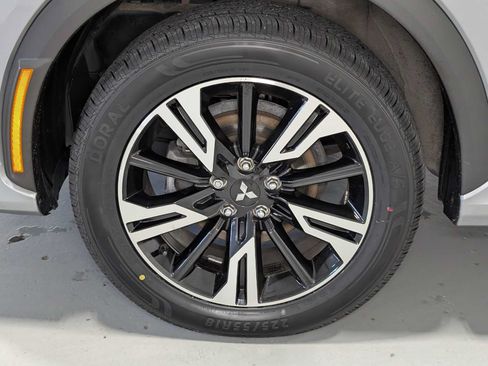 Used 2024 Mitsubishi Eclipse Cross SEL AWD/4WD image 3