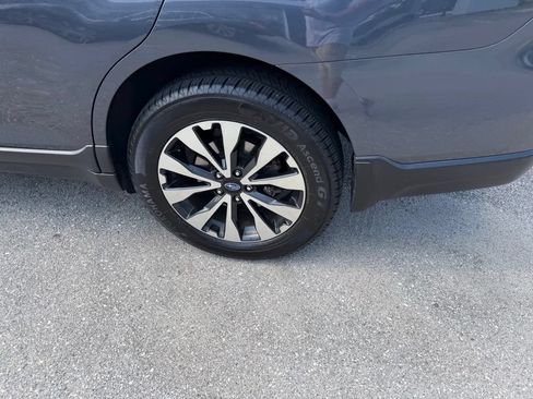 Used 2017 Subaru Outback 2.5i Limited AWD/4WD image 10
