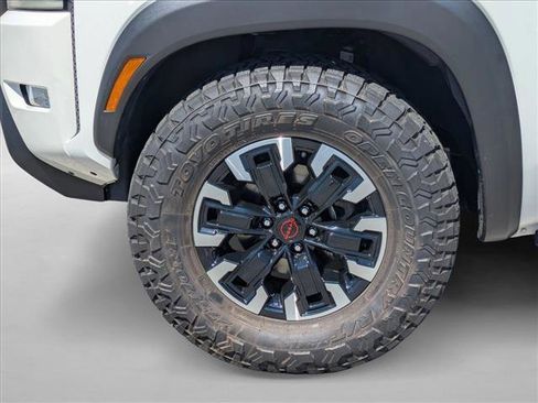 Used 2022 Nissan Frontier PRO-4X w/ Technology Package AWD/4WD image 21