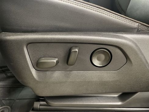 Used 2024 Chevrolet Tahoe High Country w/ Premium Package image 16