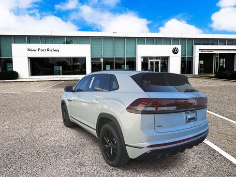 New 2026 Volkswagen Atlas Cross Sport SEL R-Line AWD/4WD image 6