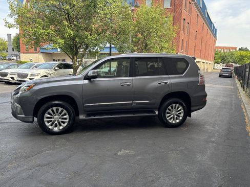 Used 2016 Lexus GX 460 w/ Premium Package AWD/4WD image 3