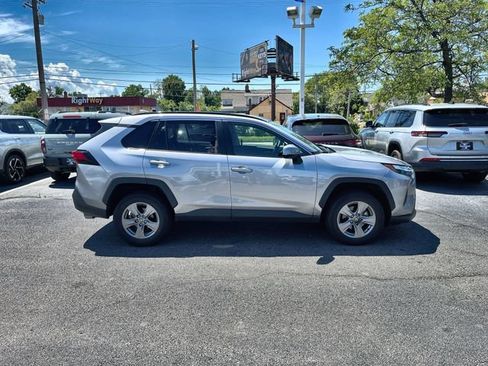 Used 2025 Toyota RAV4 XLE FWD image 11