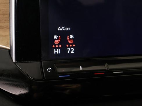 Used 2024 Volkswagen Atlas SE image 7