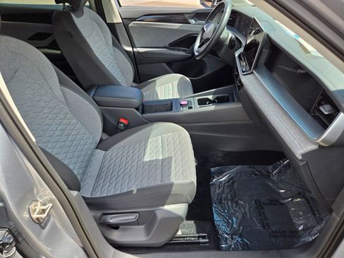 Used 2025 Volkswagen Tiguan S FWD image 14
