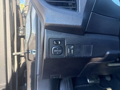 Used 2015 Toyota Corolla L image 22