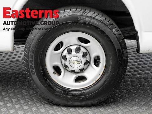Used 2021 Chevrolet Express 2500 RWD image 8