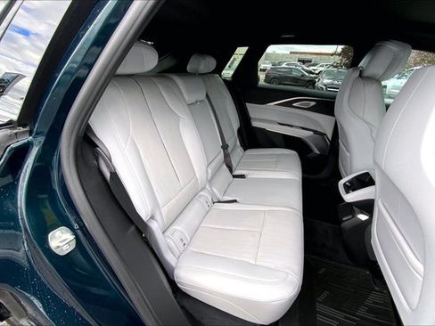 Used 2024 Cadillac Lyriq Luxury AWD/4WD image 27
