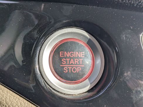 Used 2017 Honda Pilot Touring image 23