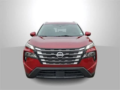 Used 2024 Nissan Rogue SV w/ SV Premium Package image 3