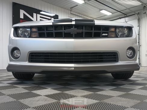 Used 2010 Chevrolet Camaro SS w/ LPO, Ground Effects Package RWD image 14