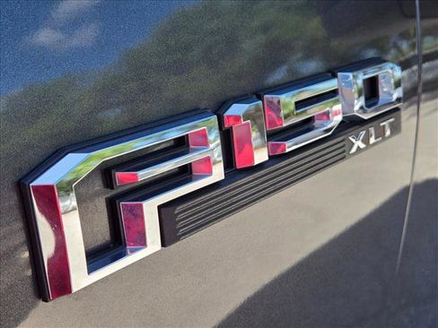Used 2019 Ford F150 XLT w/ Equipment Group 302A Luxury RWD image 8
