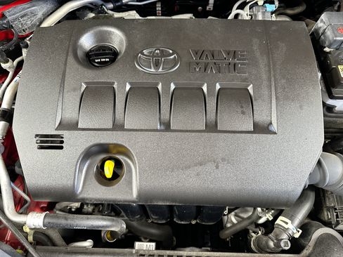 Used 2022 Toyota C-HR XLE FWD image 27