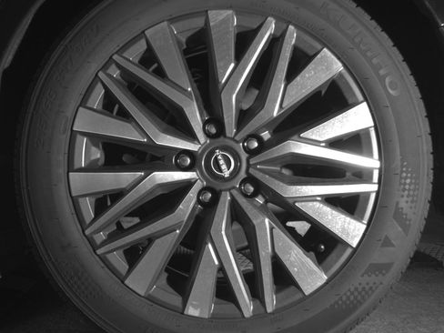 Used 2025 Nissan Altima 2.5 SV image 14