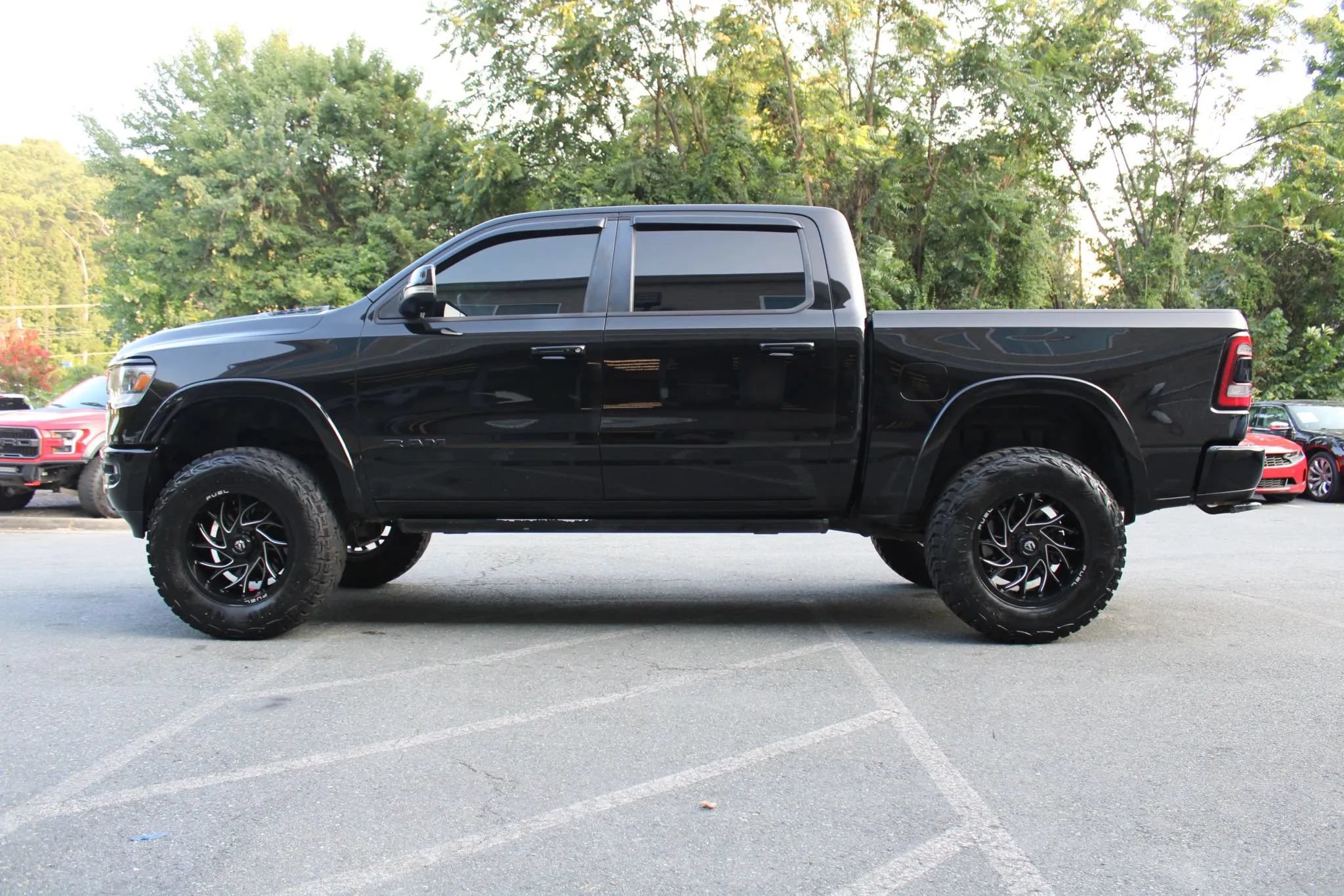 Used 2019 RAM 1500 Laramie AWD/4WD image 4