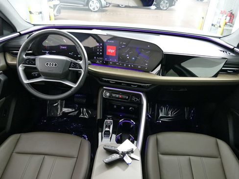 Certified 2025 Audi Q5 Premium w/ Convenience Package AWD/4WD image 23