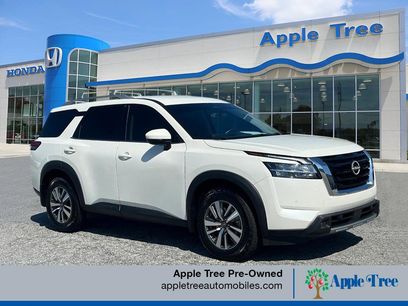 Used 2024 Nissan Pathfinder SL w/ Cargo Package