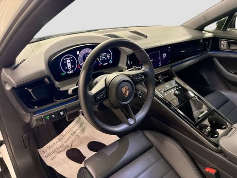 Certified 2025 Porsche Panamera 4 AWD/4WD image 4