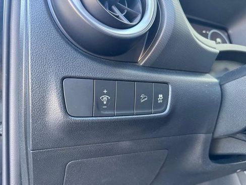 Used 2022 Hyundai Kona Limited AWD/4WD image 21