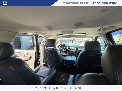 Used 2010 Cadillac Escalade Luxury image 40