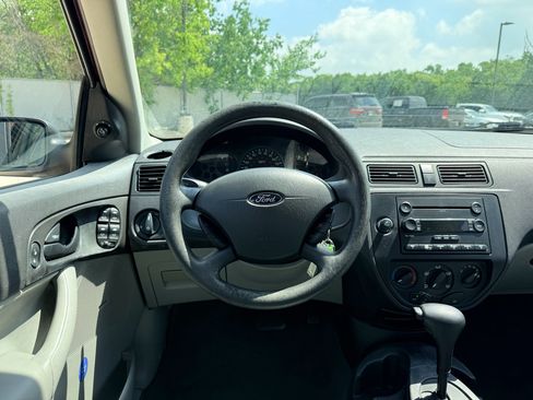 Used 2006 Ford Focus SE FWD image 24