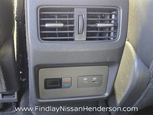 Used 2021 Nissan Rogue SL image 12