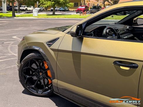 Used 2024 Lamborghini Urus Performante AWD/4WD image 49