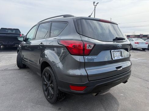 Used 2019 Ford Escape SE image 9