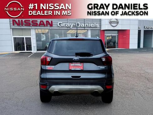 Used 2019 Ford Escape Titanium FWD image 4