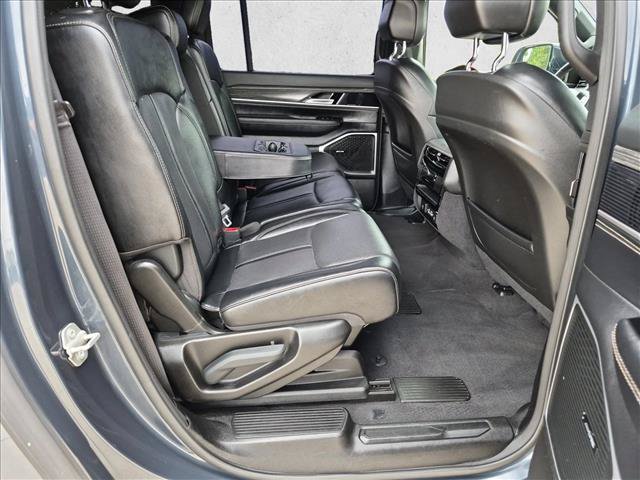 Used 2024 Jeep Wagoneer L Series II w/ Flexible Seating Group AWD/4WD image 21
