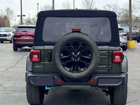 Used 2023 Jeep Wrangler Unlimited Sahara w/ Cold Weather Group AWD/4WD image 8