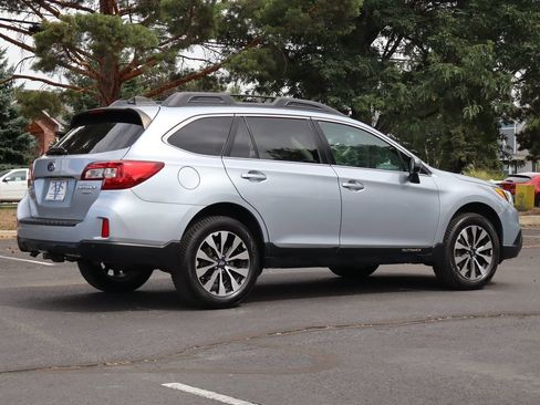 Used 2017 Subaru Outback 3.6R Limited AWD/4WD image 5
