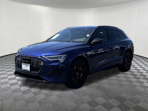 Used 2022 Audi e-tron Chronos AWD/4WD image 3