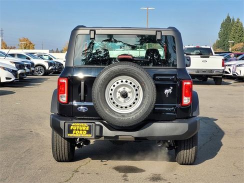 New 2025 Ford Bronco Base image 5