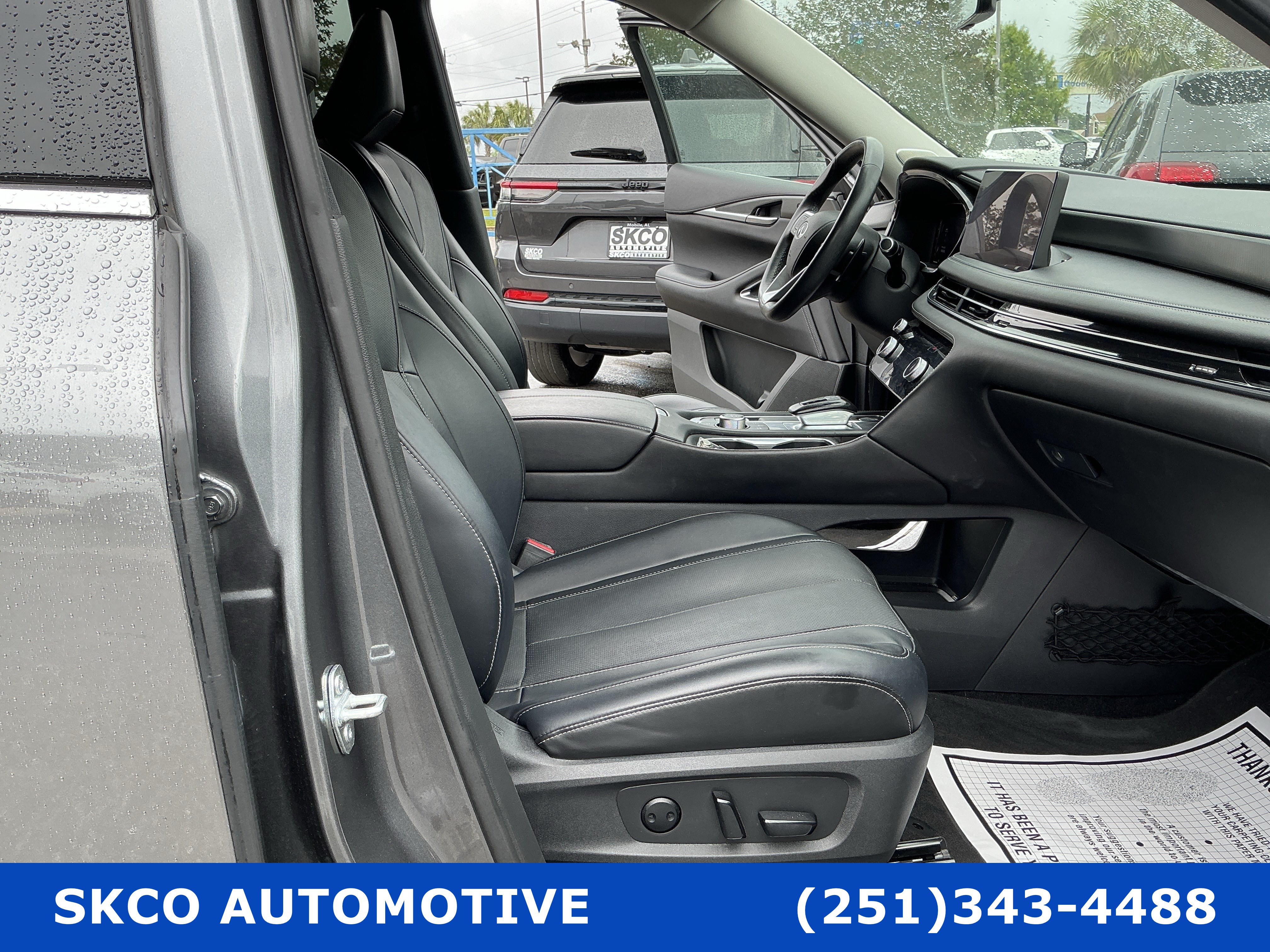Used 2023 INFINITI QX60 Luxe w/ Performance Audio Package FWD image 13